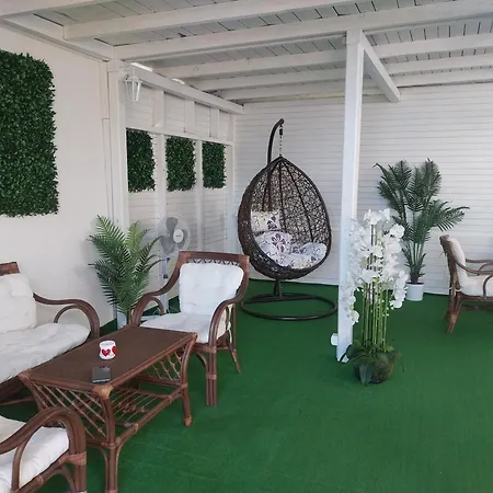 Aura Family Ξενοδοχείο Ράβντα