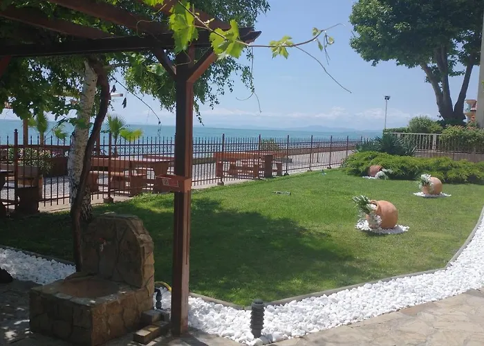 Aura Family Ξενοδοχείο 2*