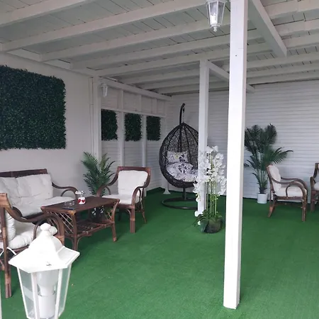 ホテル Aura Family 2*