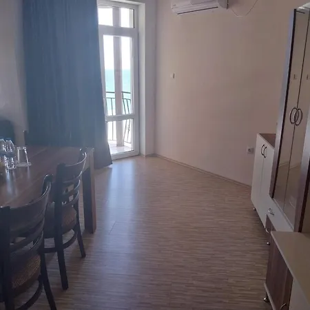 Aura Family Ξενοδοχείο Ράβντα