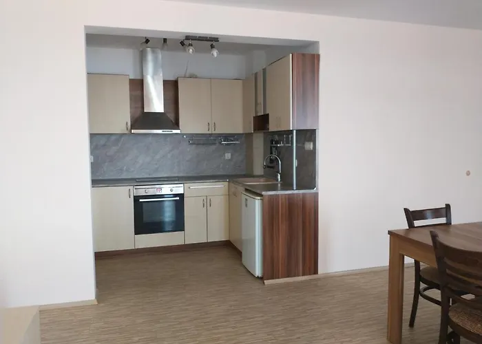 Ξενοδοχείο Aura Family Ράβντα