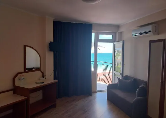 Aura Family 2* Ράβντα