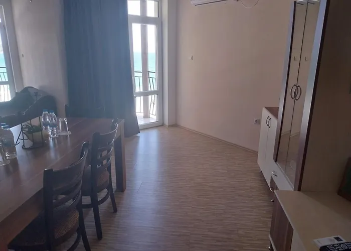 Aura Family Ξενοδοχείο Ράβντα